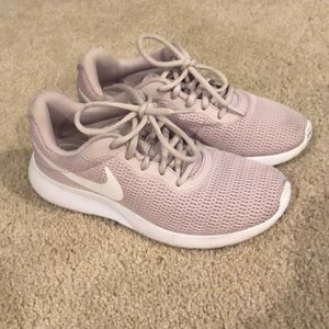 Lavender Nike Tennis shoes size 7 women’s